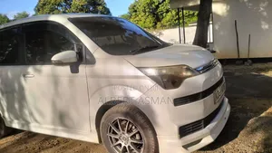 Toyota Spade 1.5 2015 Pearl