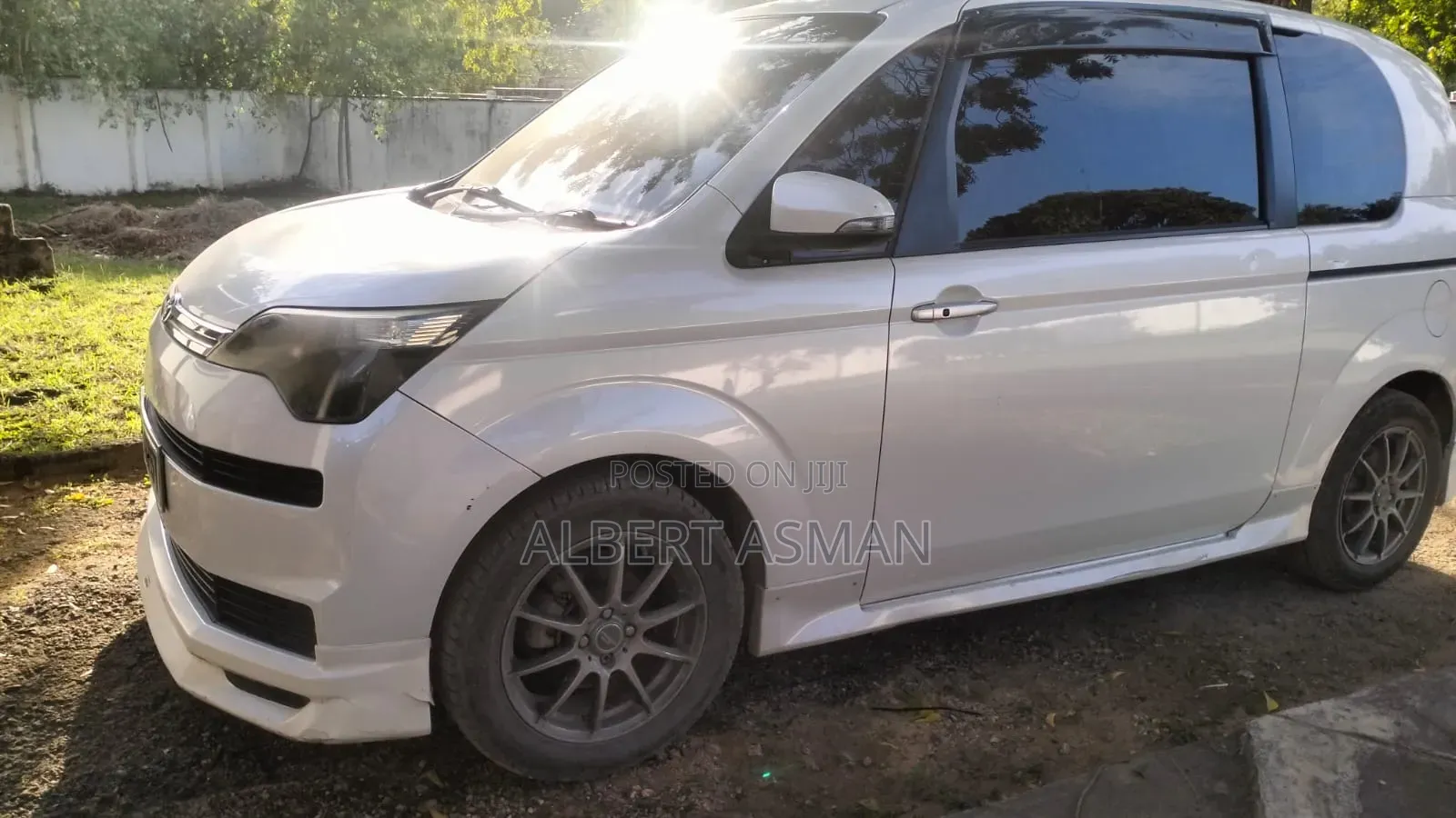 Toyota Spade 1.5 2015 Pearl