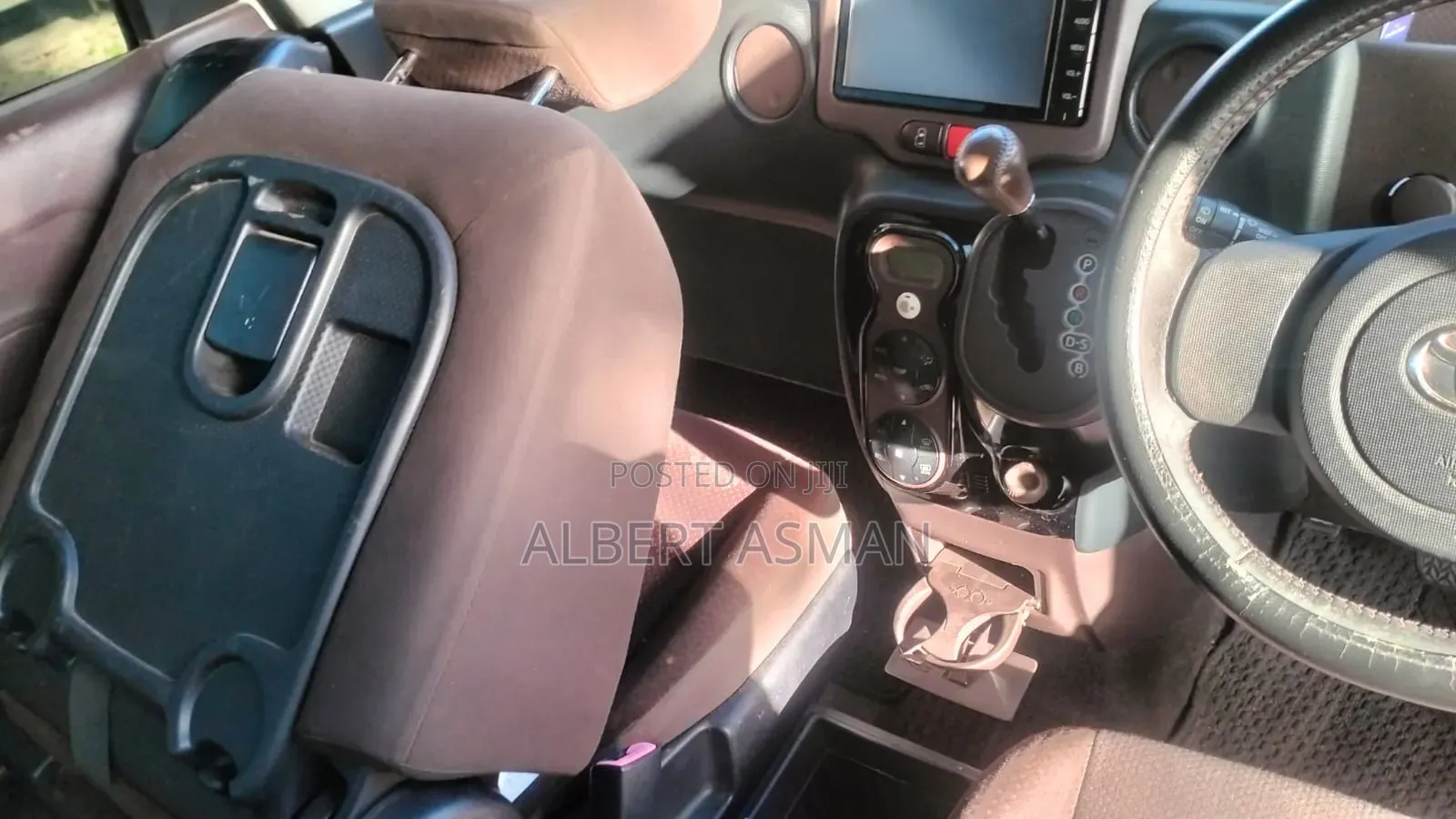 Toyota Spade 1.5 2015 Pearl
