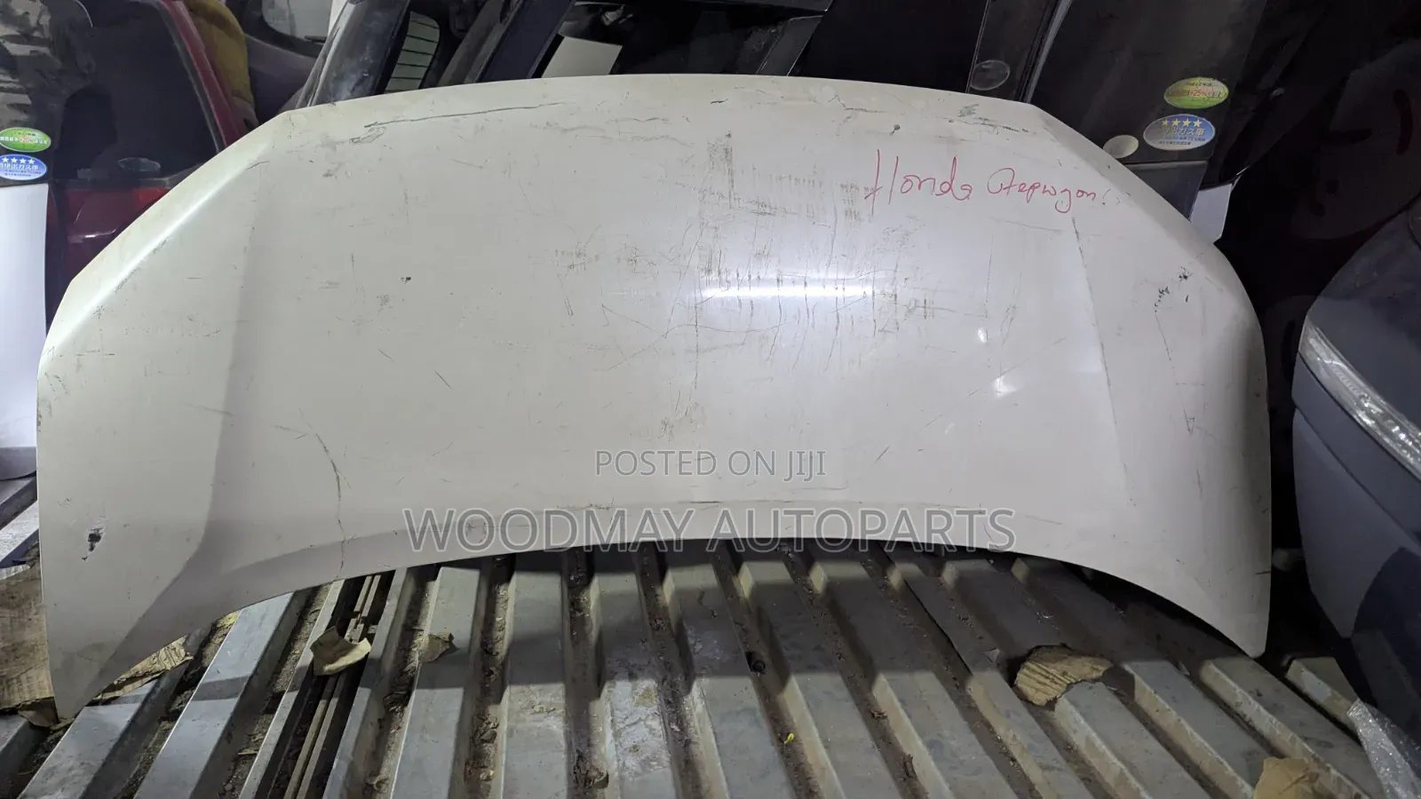 Honda Stepwagon Bonnet