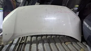Honda Stepwagon Bonnet