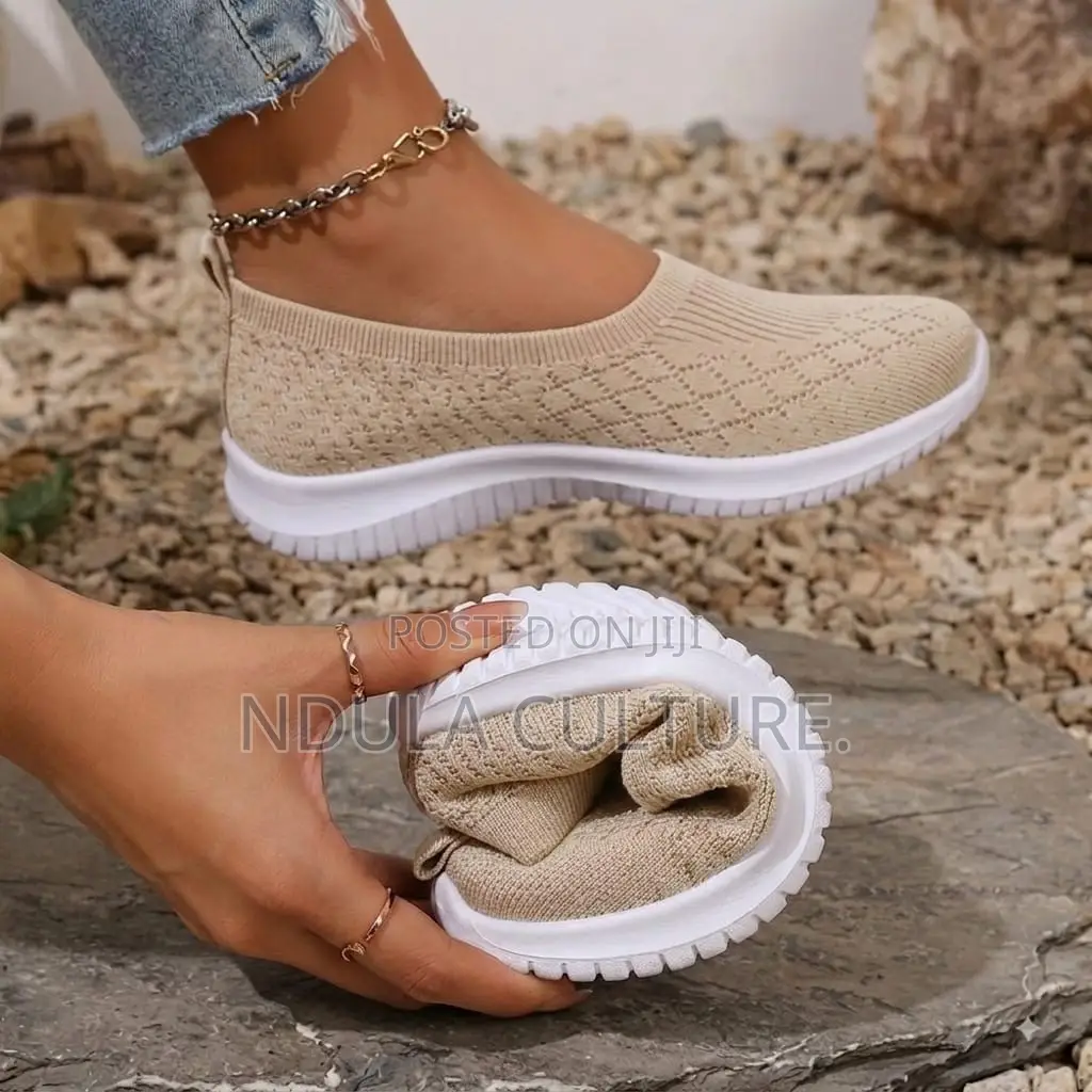 Ladies Fashion Slip on Mesh Shoes