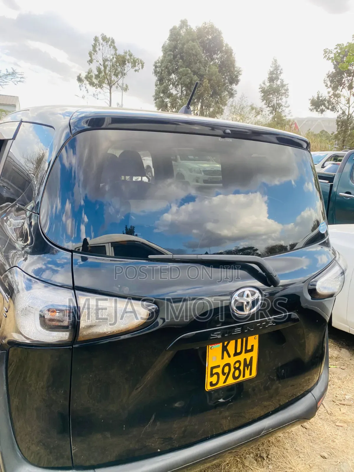 Toyota Sienta 2017 Black