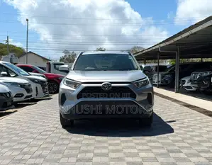 Toyota RAV4 2021 Silver
