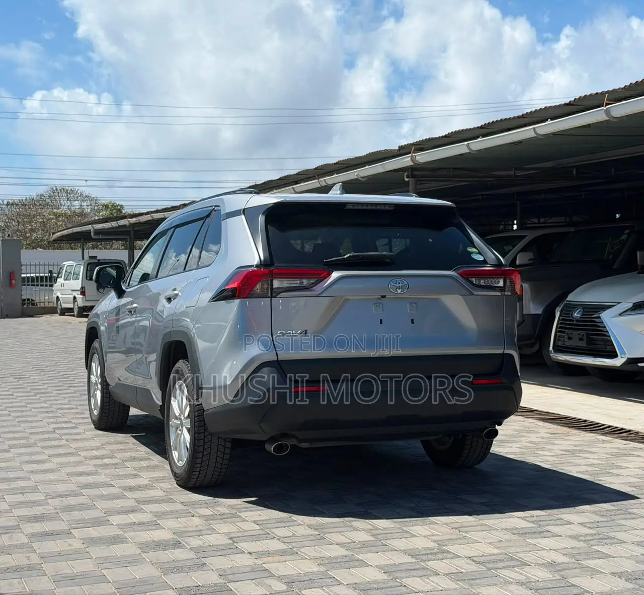 Toyota RAV4 2021 Silver