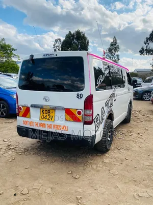 Toyota HiAce 2013 White