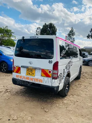 Toyota HiAce 2013 White