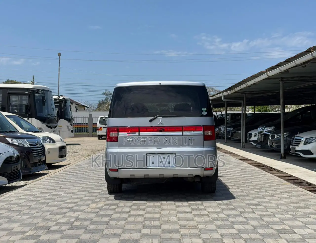 Mitsubishi Delica 2016 Silver
