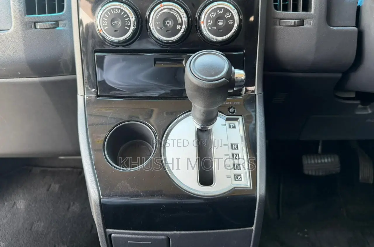 Mitsubishi Delica 2016 Silver