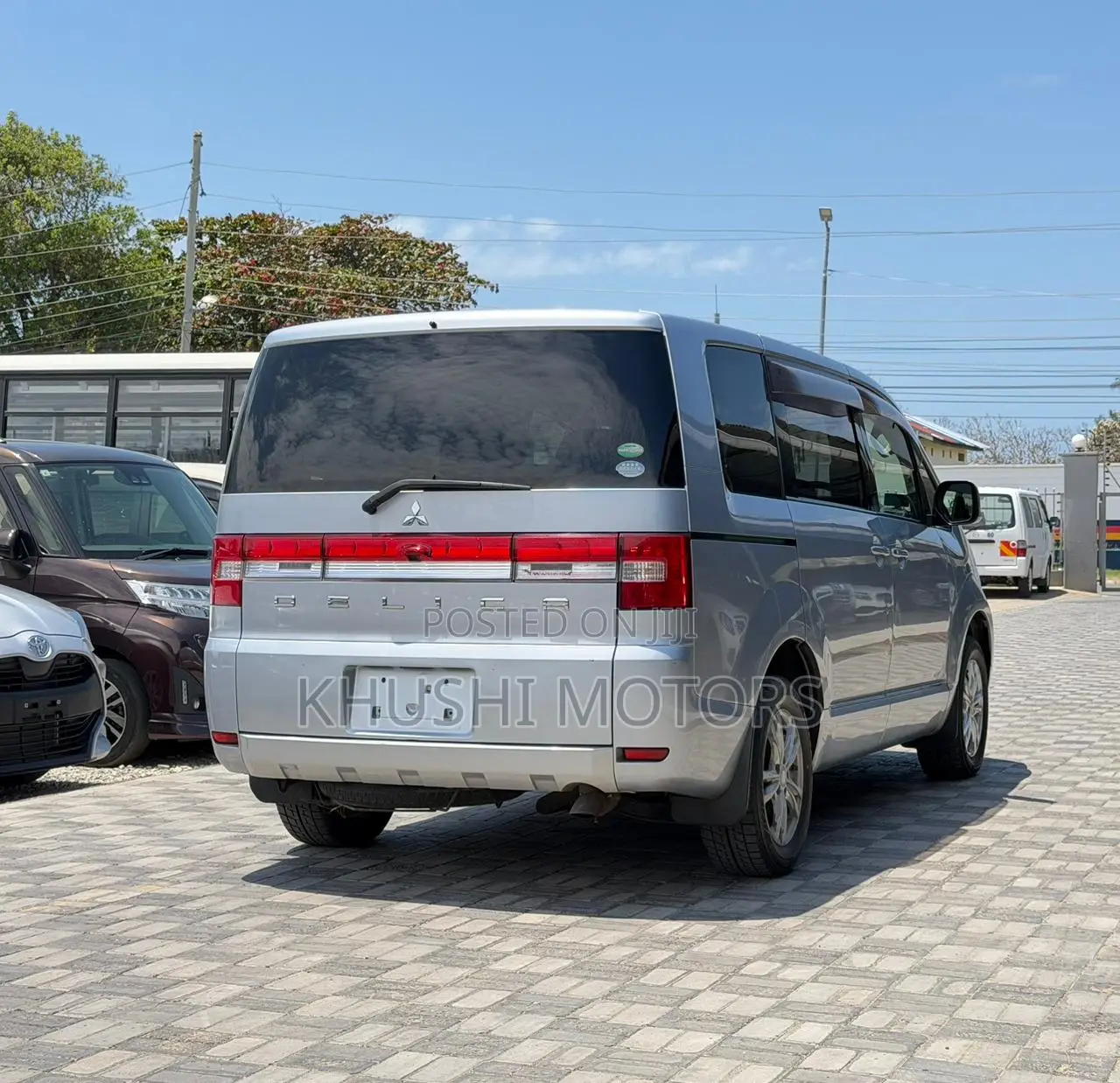 Mitsubishi Delica 2016 Silver