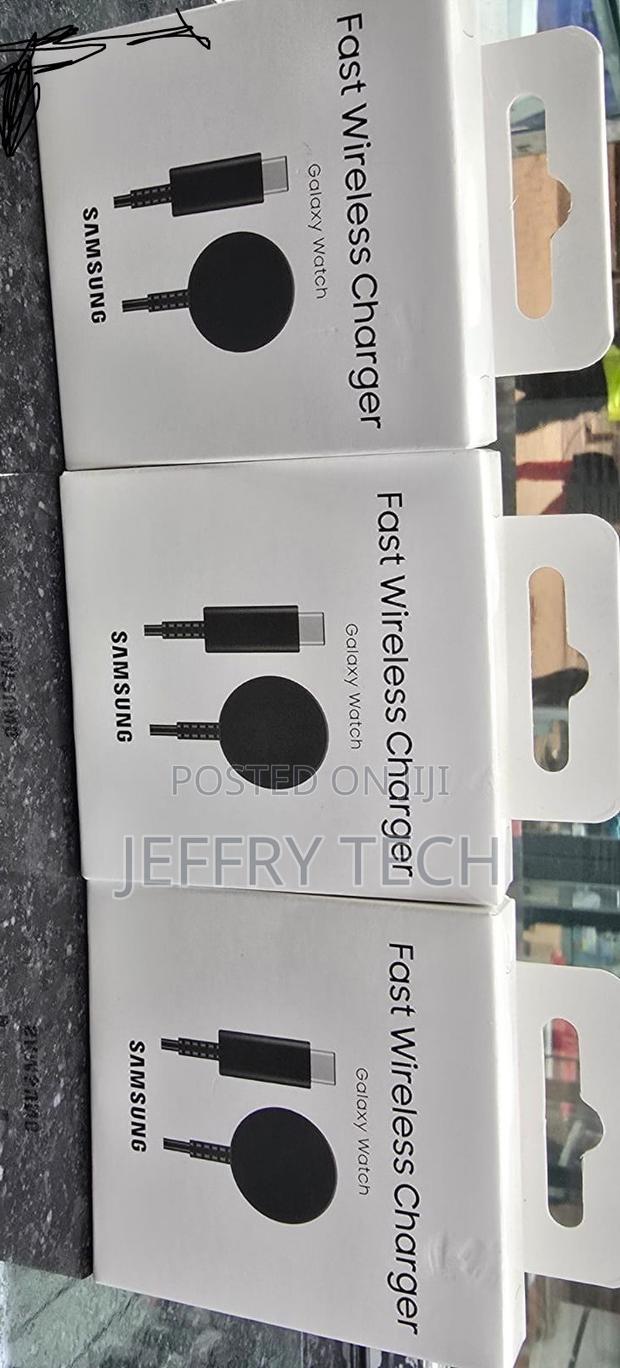 Galaxy Watch Fast Wireless Charger (USB-C) - thumbnail 2