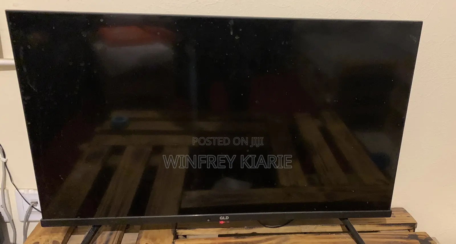 GLD Frameless Smart Android TV.
