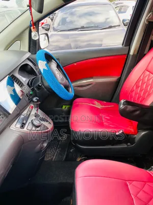 Toyota ISIS 2009 Blue