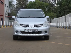 Nissan Tiida 2013 Silver