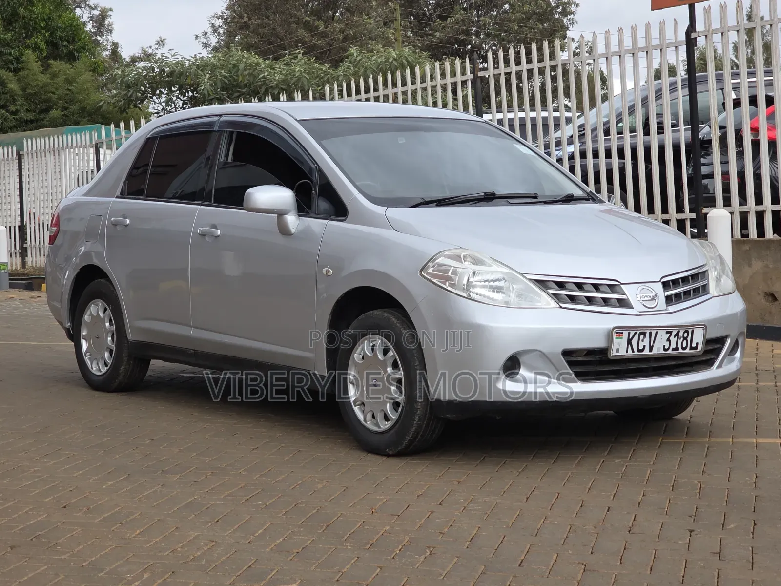 Nissan Tiida 2013 Silver