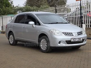 Nissan Tiida 2013 Silver