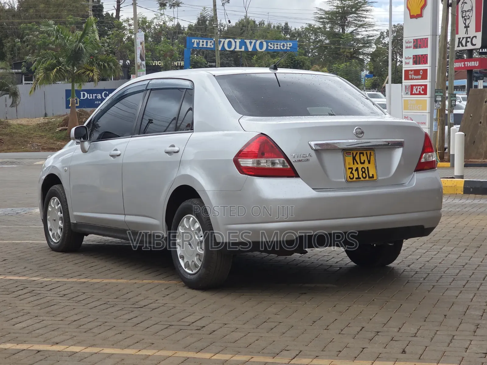 Nissan Tiida 2013 Silver