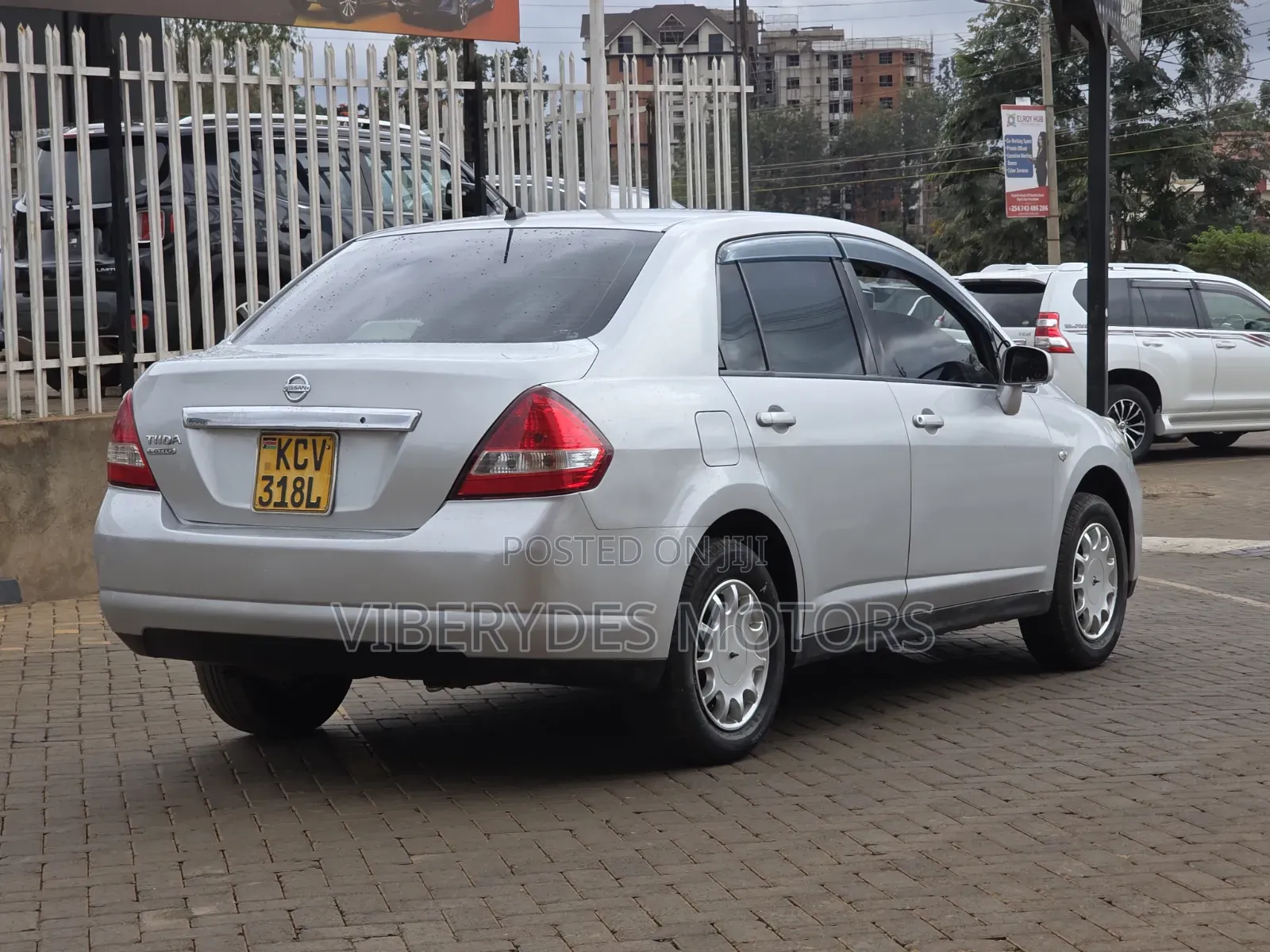 Nissan Tiida 2013 Silver