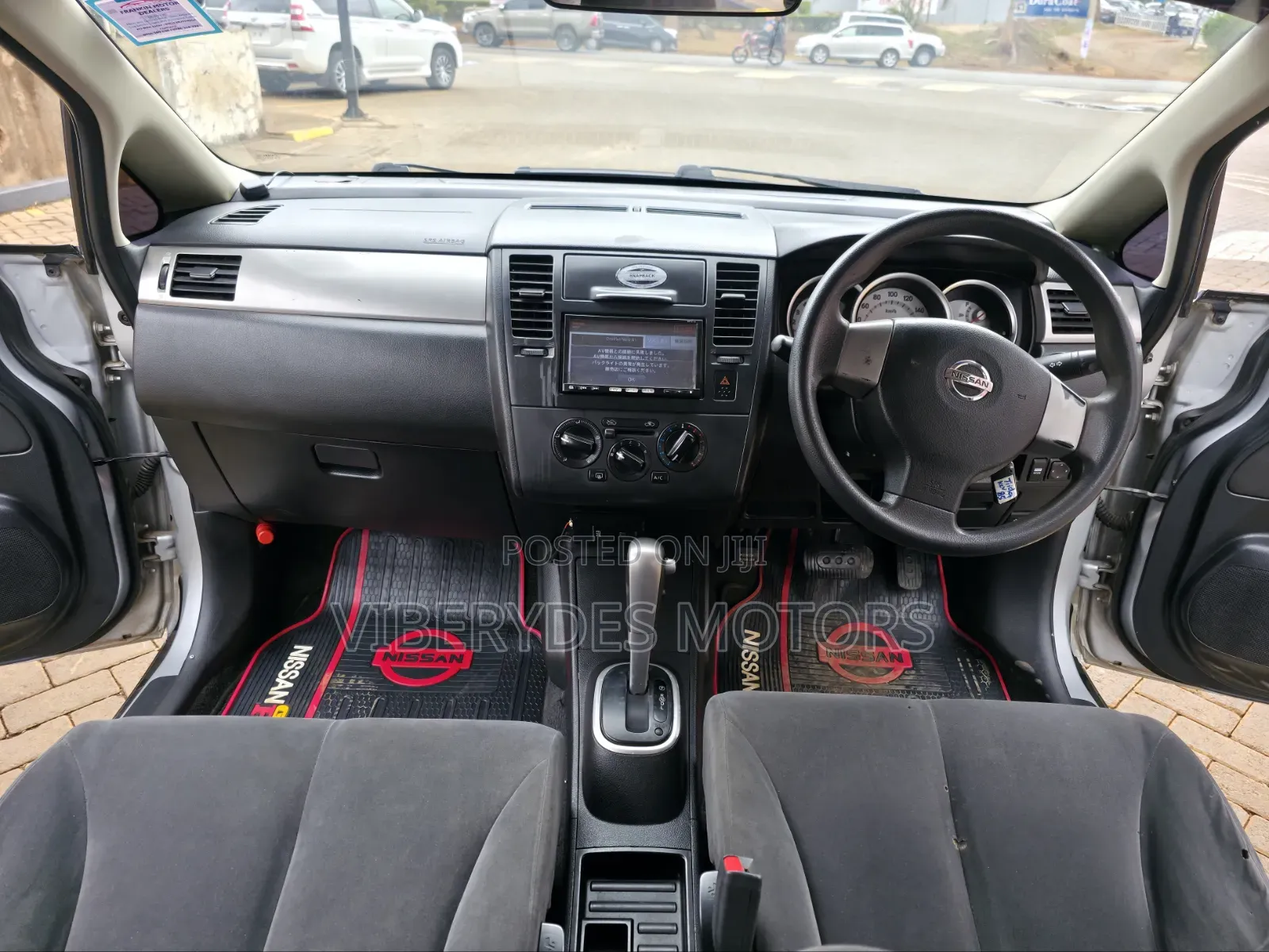 Nissan Tiida 2013 Silver