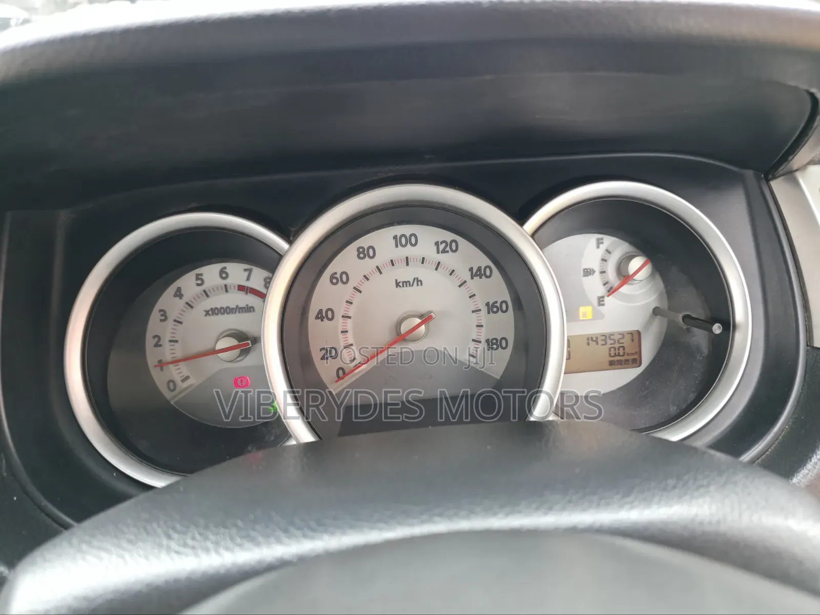 Nissan Tiida 2013 Silver