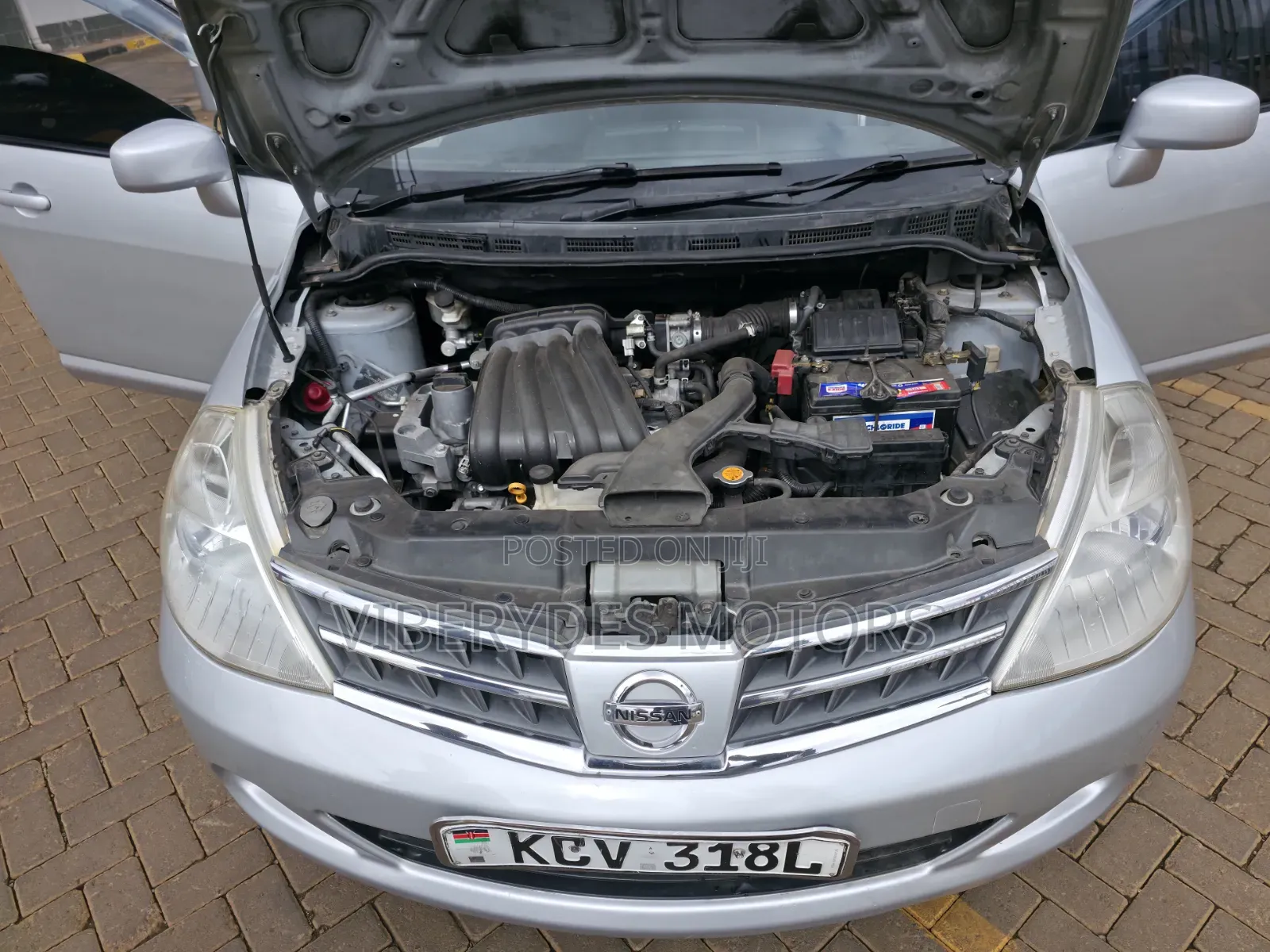 Nissan Tiida 2013 Silver