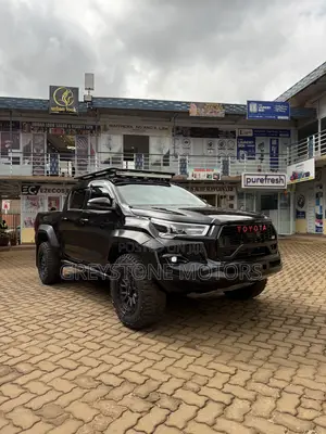 Toyota Hilux 2023 Black