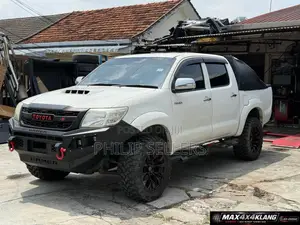 Hilux Vigo Just Got Tougher
