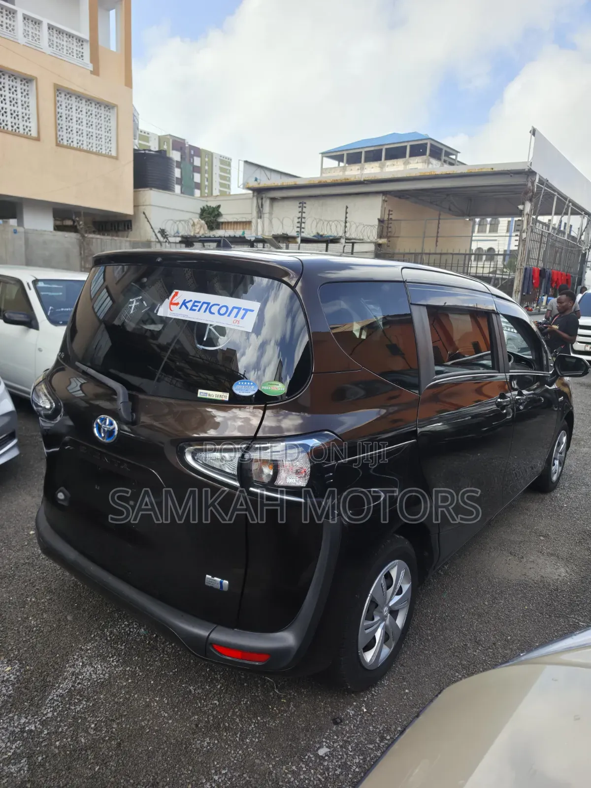 Toyota Sienta 2020 Brown
