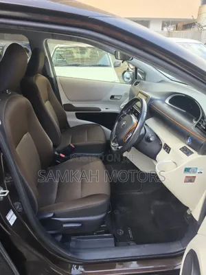 Toyota Sienta 2020 Brown