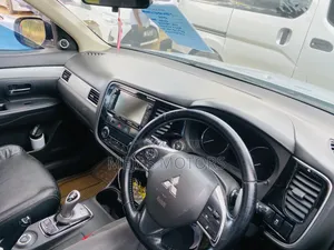 Mitsubishi Outlander 2016 Blue