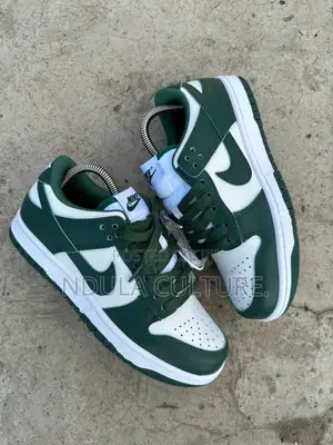 Nike Dunk Low "Michigan State/Team Green" Sneakers