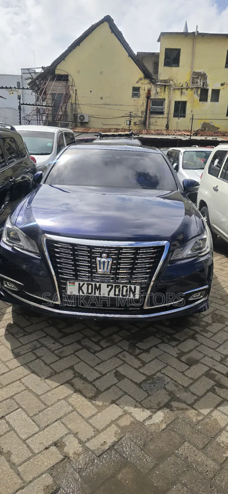 Toyota Crown 2017 Blue