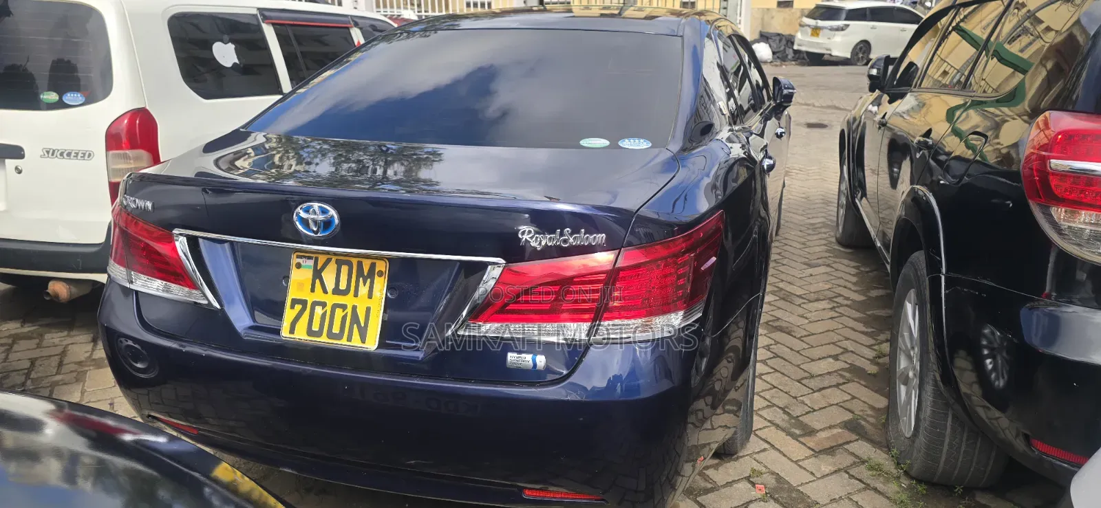 Toyota Crown 2017 Blue