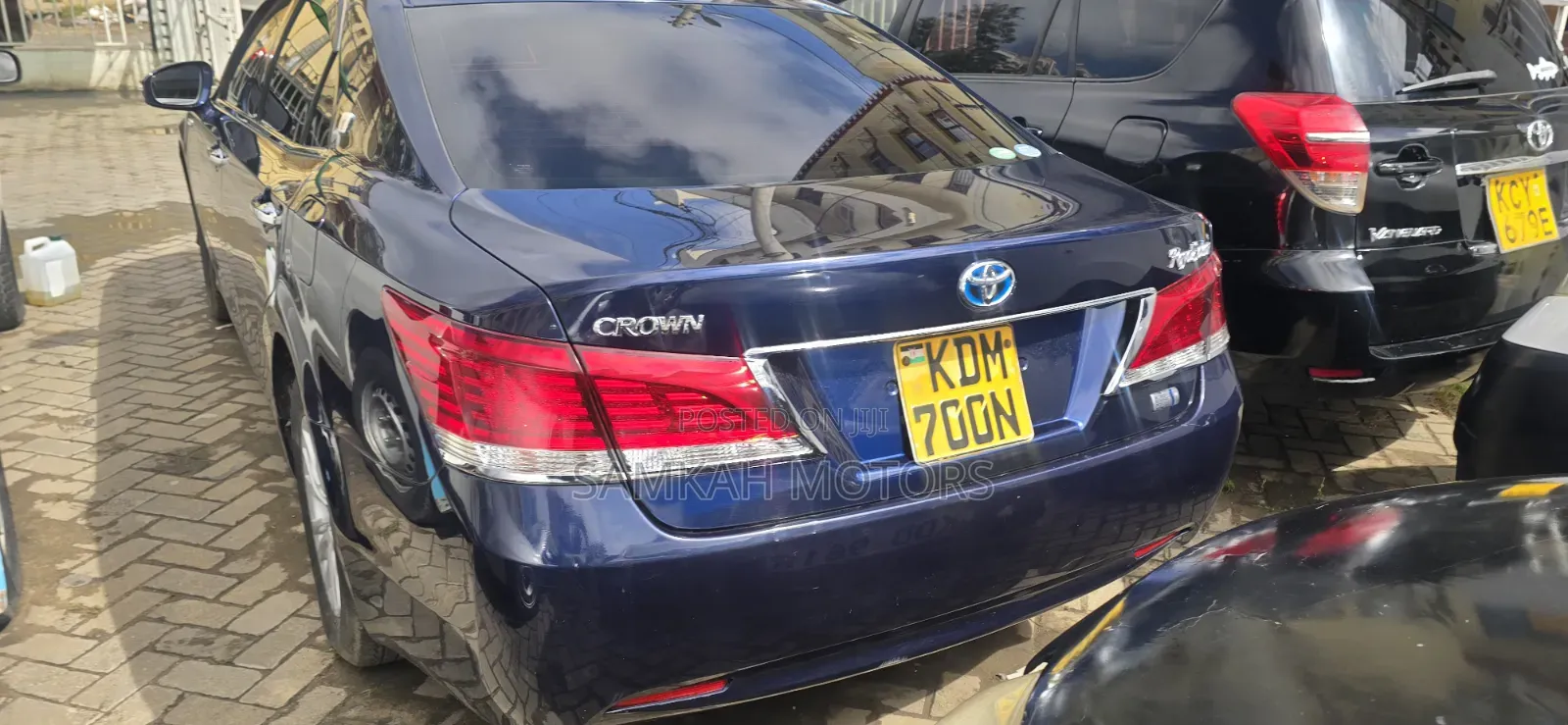 Toyota Crown 2017 Blue