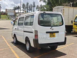 Nissan Caravan (Urvan) 2005 White