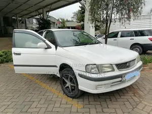 Nissan FB15 2004 White