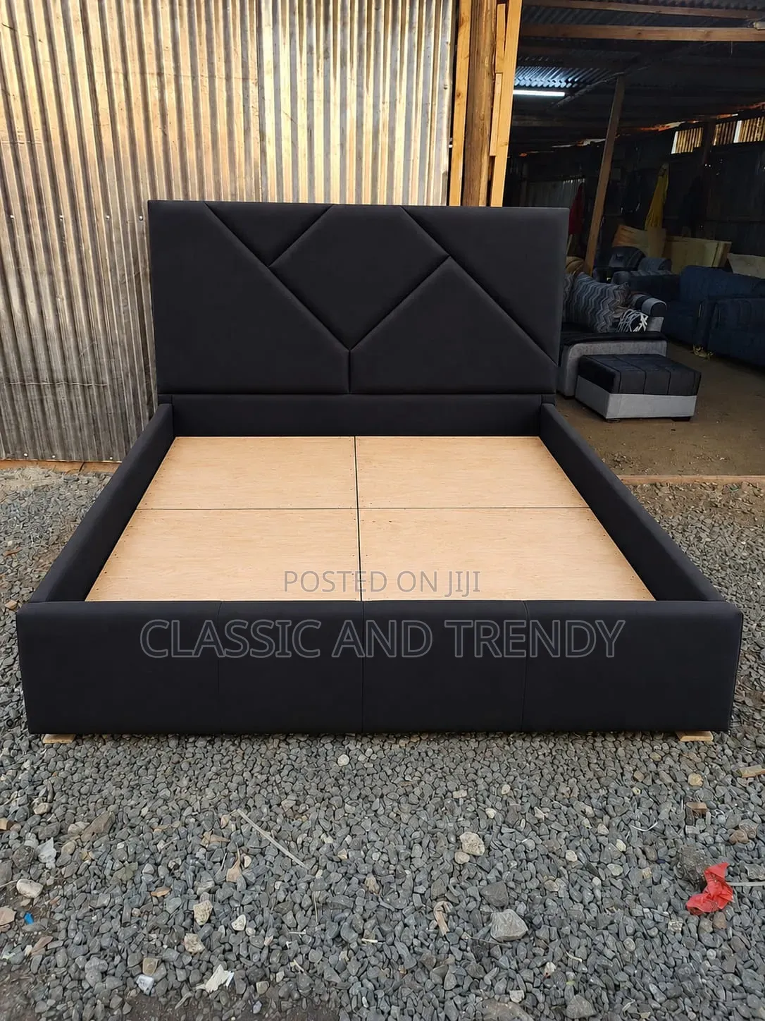 Black 5x6 Chester Bed