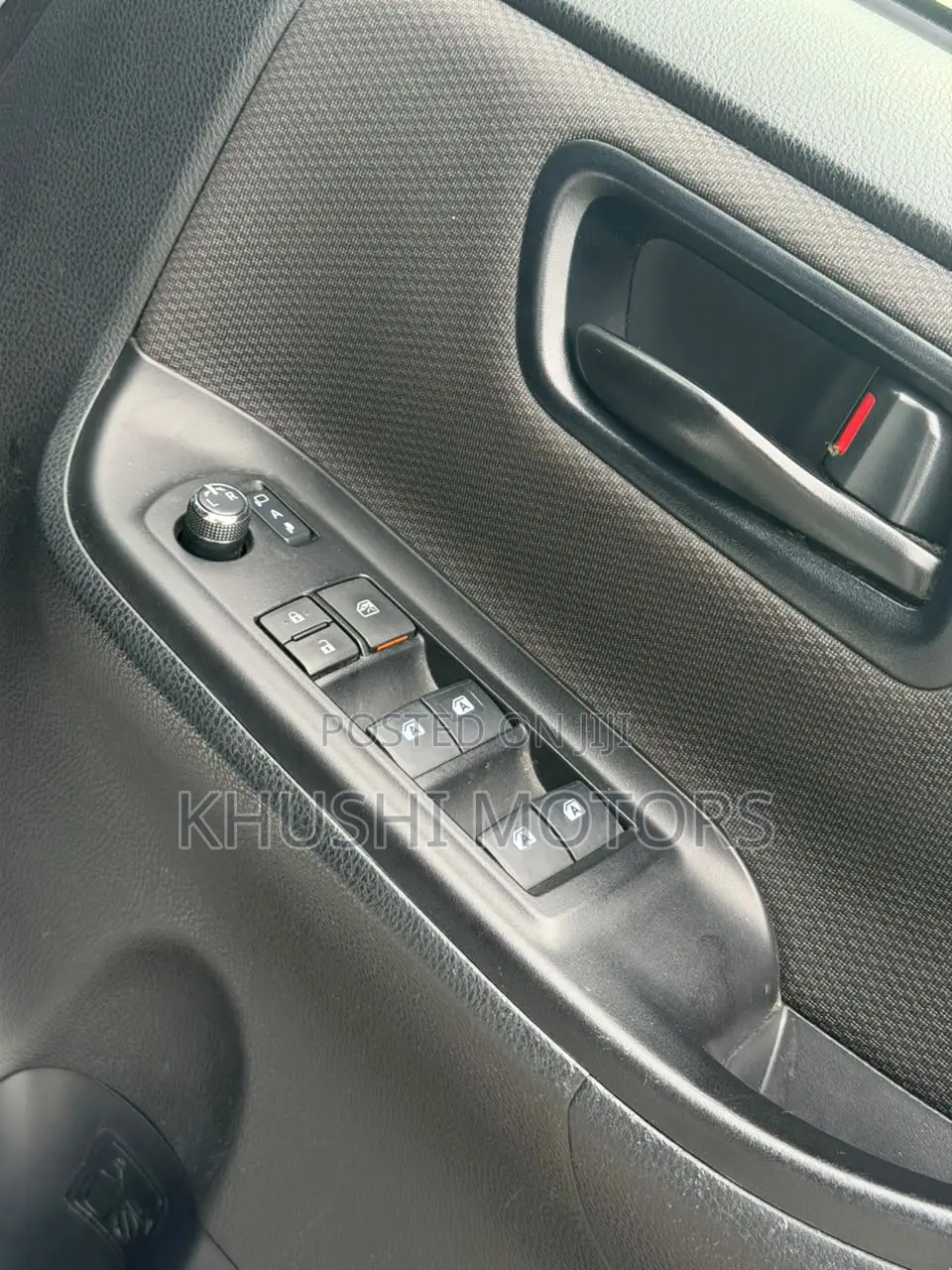 Toyota Noah 2019 Silver