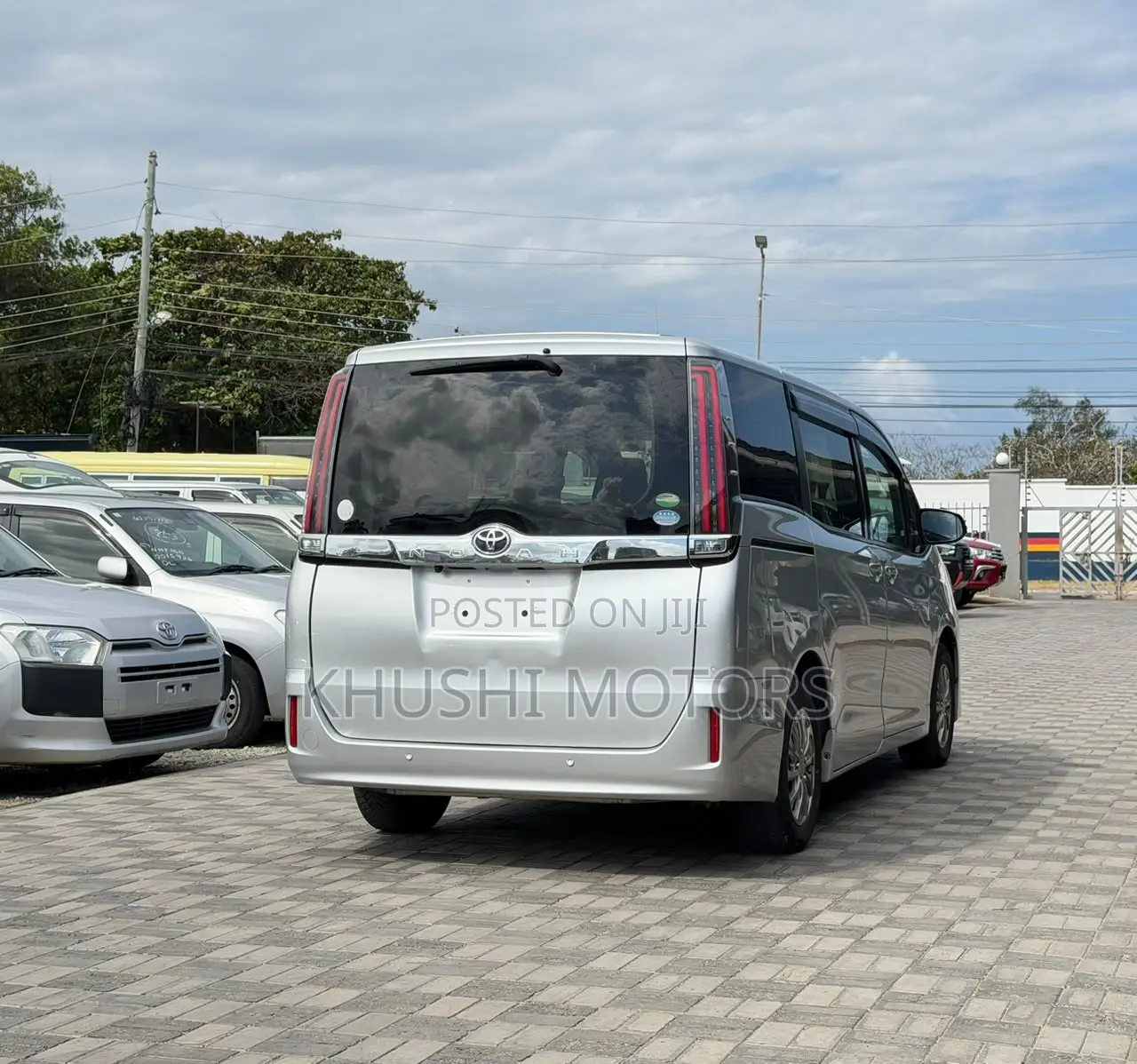 Toyota Noah 2019 Silver