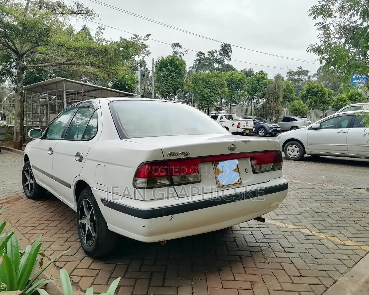 Nissan FB15 2004 White