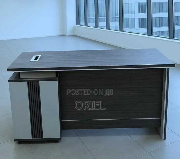 Executive Office Desk : 1.4Metres Compact Desk