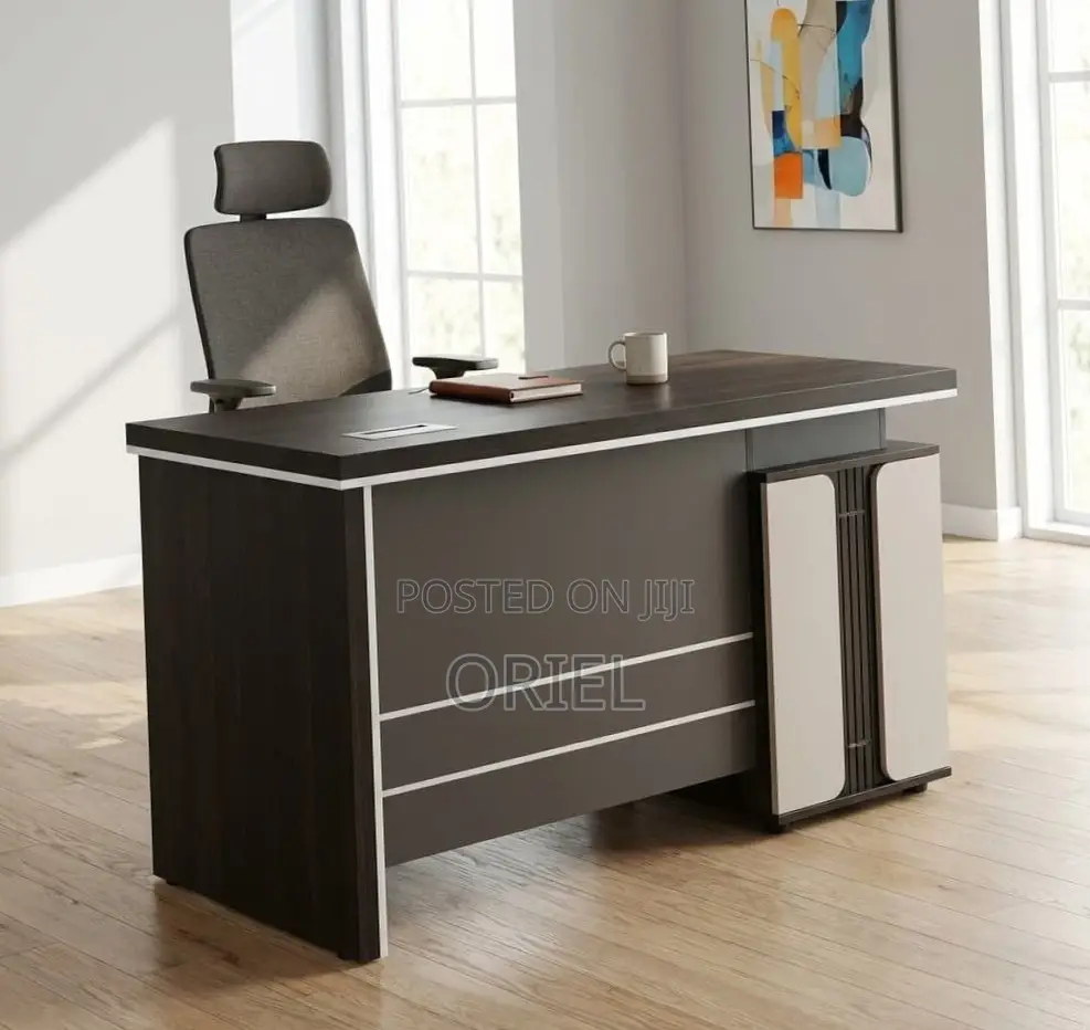 Executive Office Desk : 1.4Metres Compact Desk