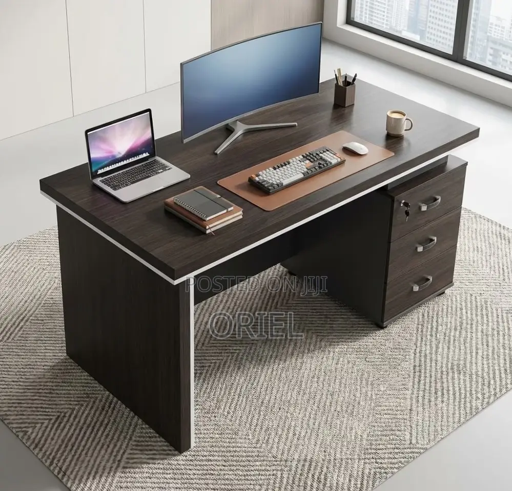 Executive Office Desk : 1.4Metres Compact Desk
