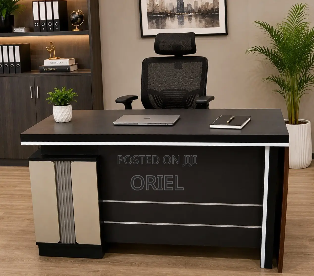 Executive Office Desk : 1.4Metres Compact Desk