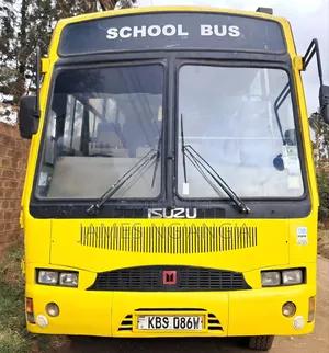 Isuzu Executive Bus 2011 Yellow