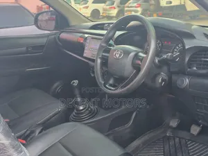 Toyota Hilux 2020 White