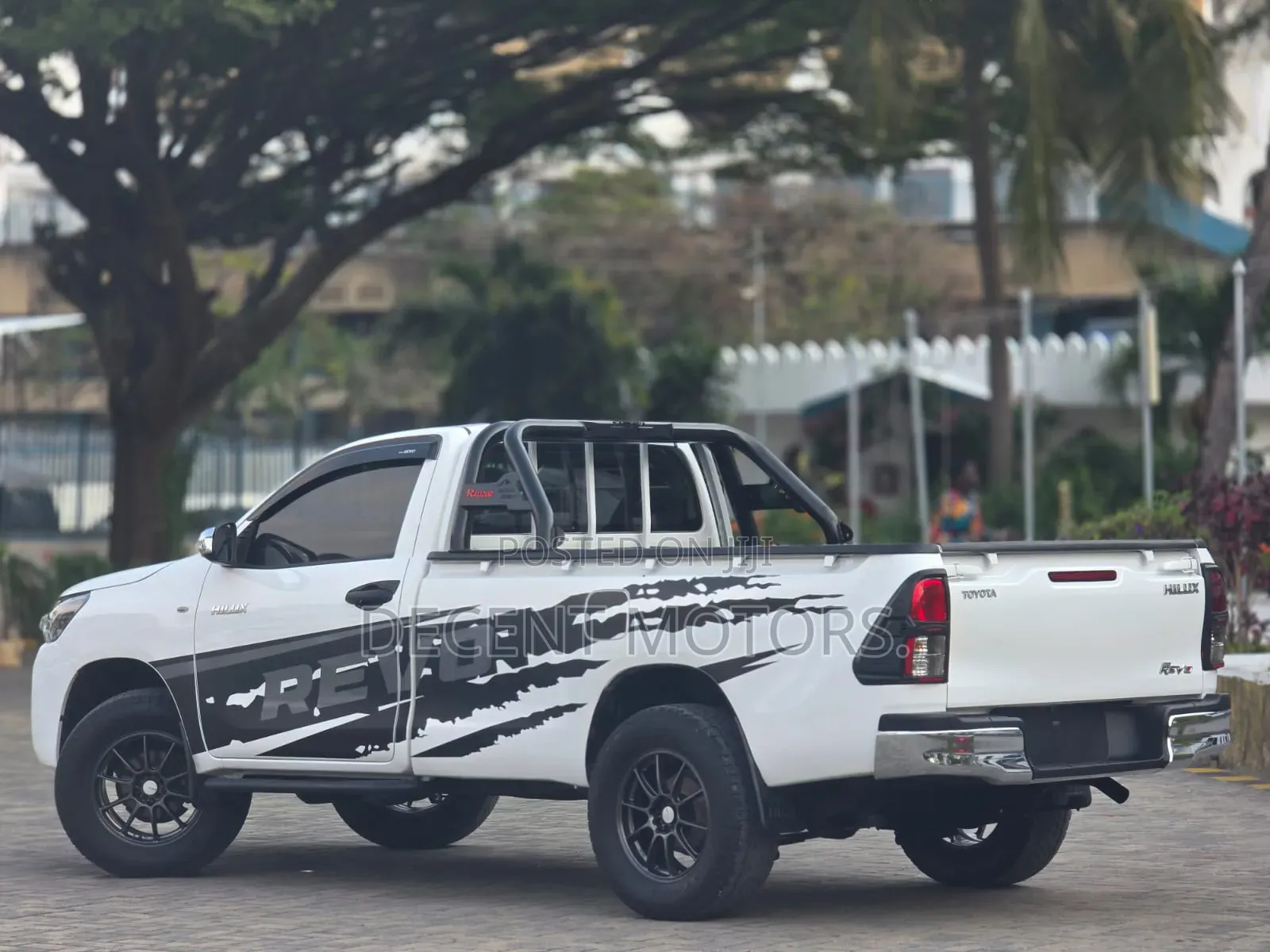 Toyota Hilux 2020 White
