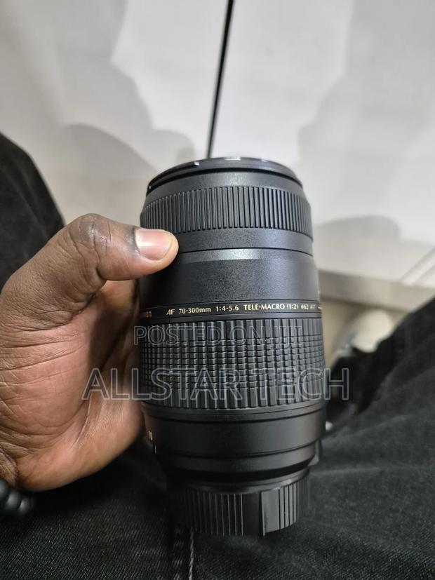 Tamron 70-300mm F/4-5.6 Di LD Macro Autofocus Lens for Nikon AF Clean.