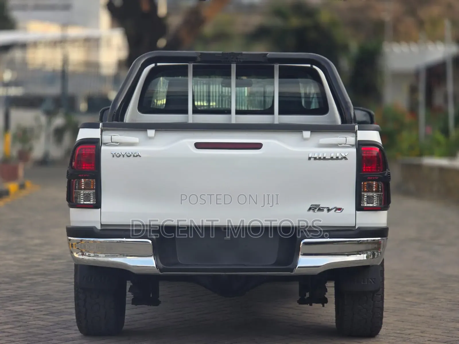 Toyota Hilux 2020 White