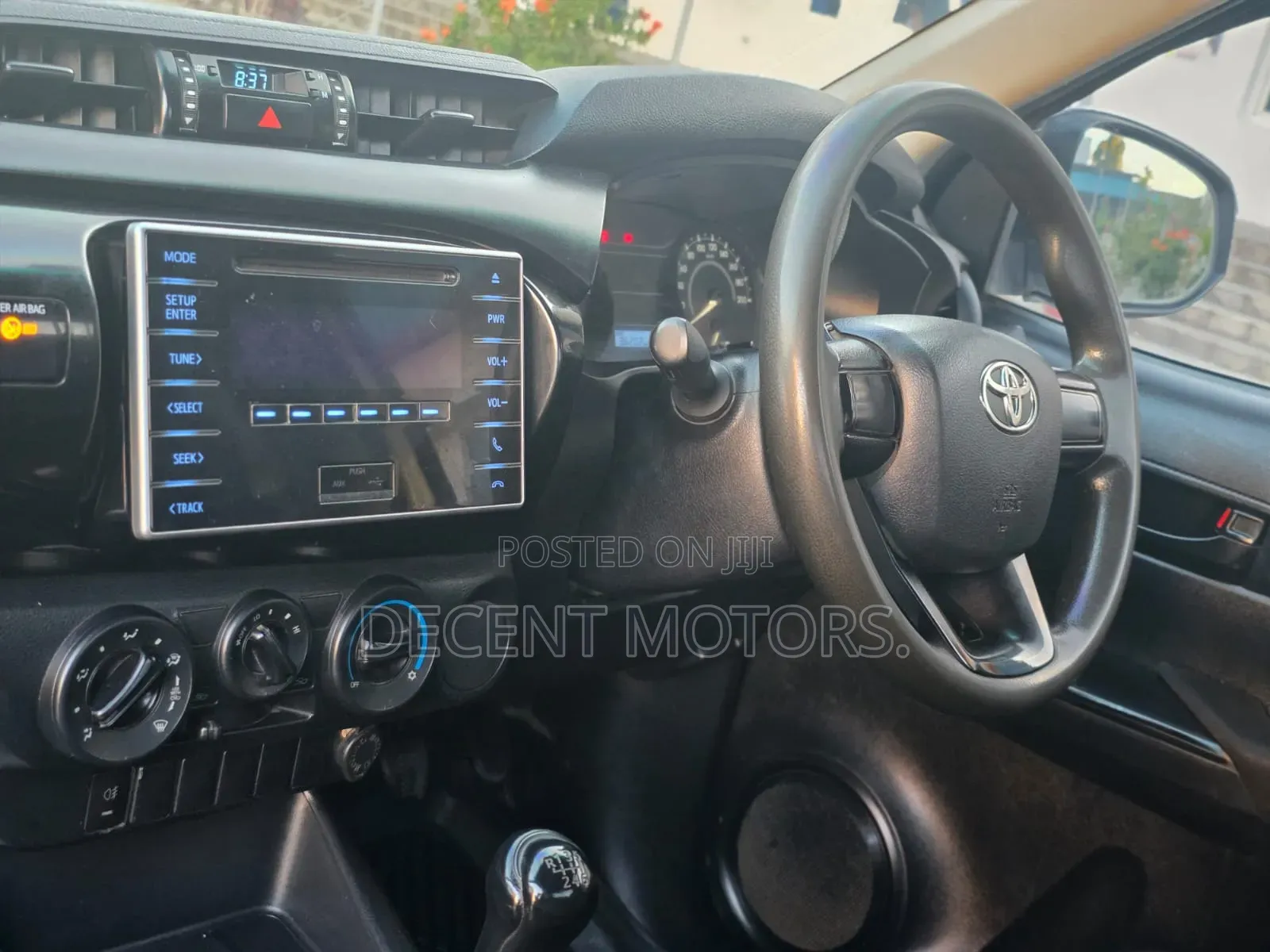 Toyota Hilux 2020 White